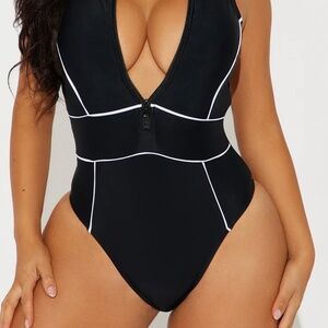 Fashion Nova Swimsuit (new w tags)